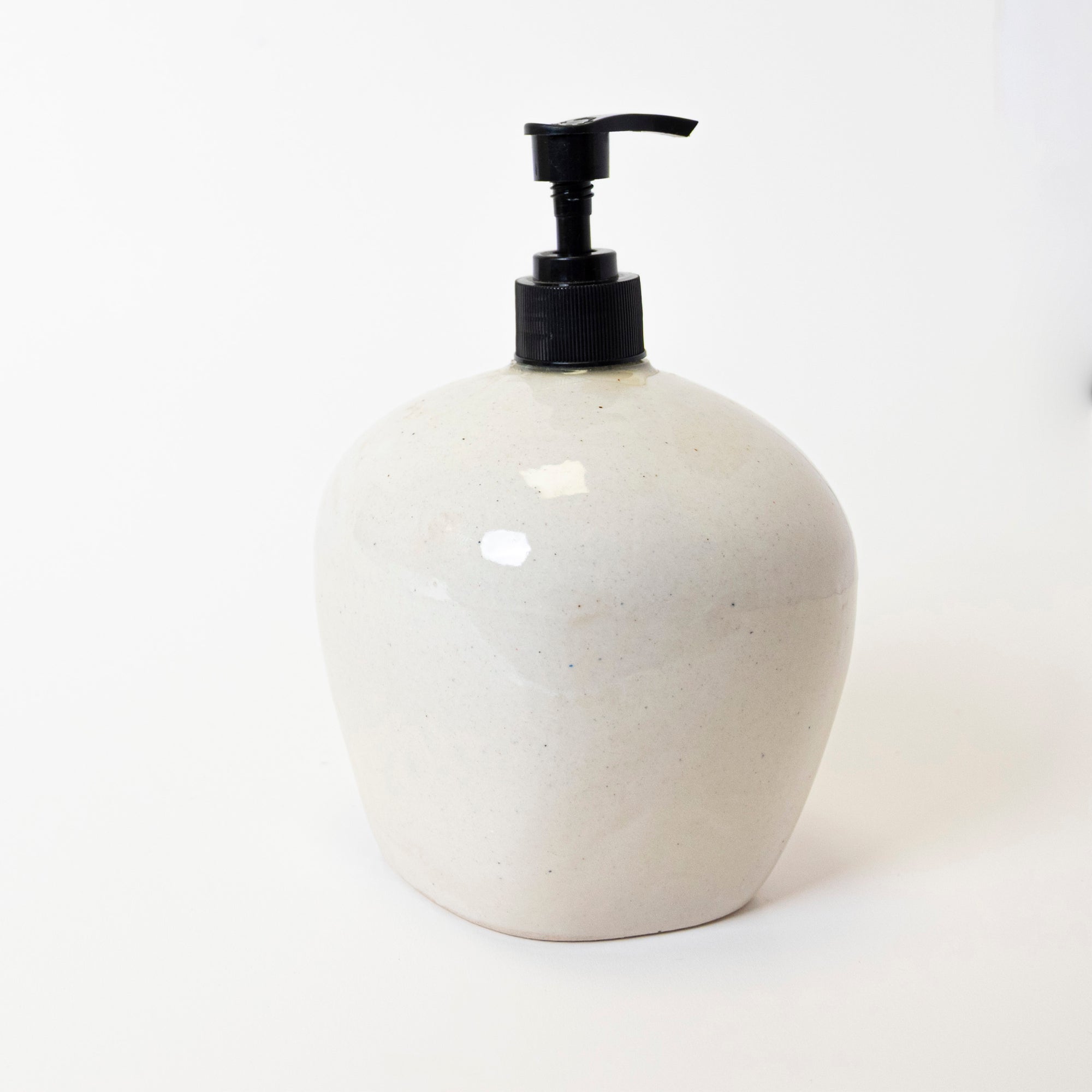 WHISPERING PEARL DISPENSER - View 4