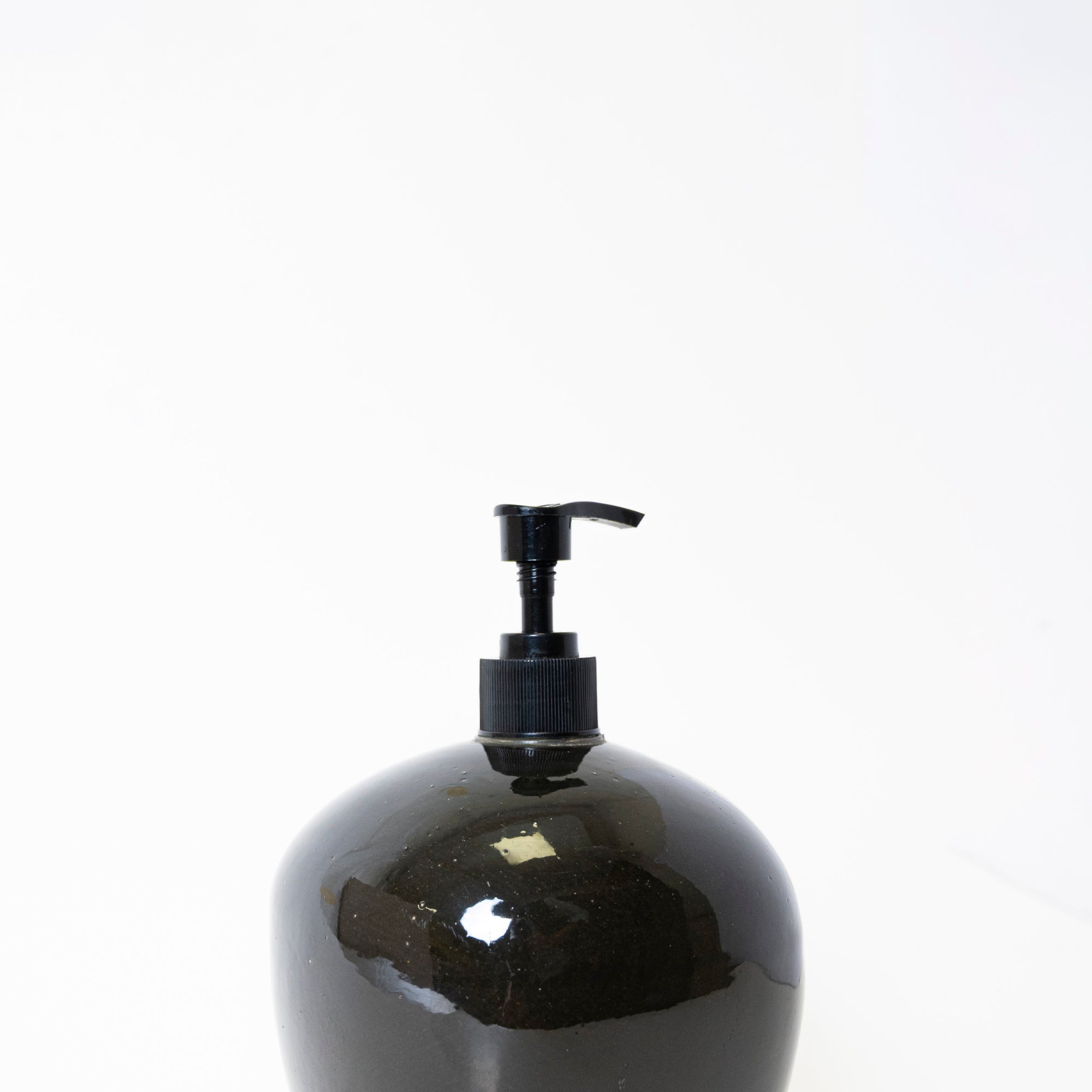 Black Pearl Dispenser(Black Gloss) - View 3