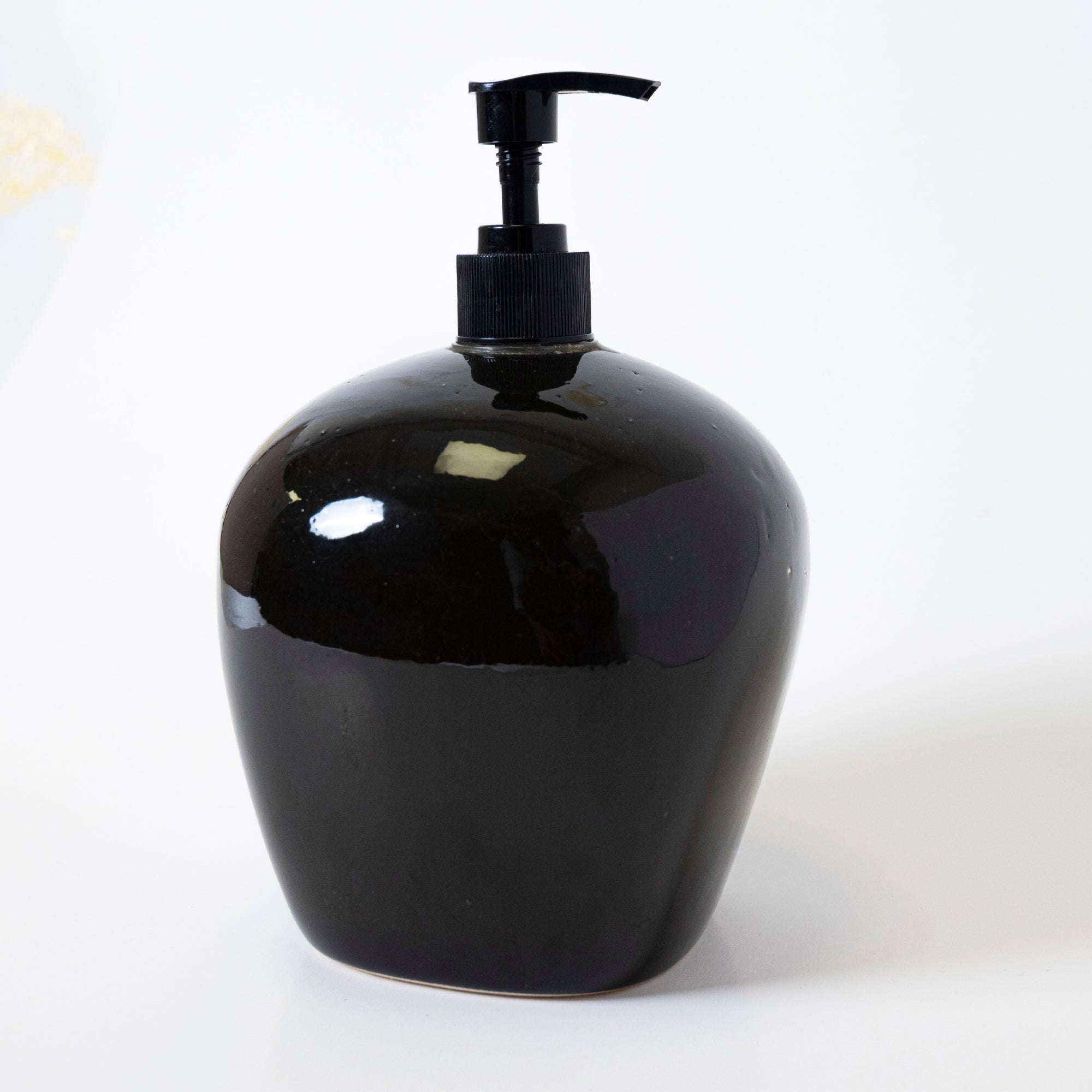 BLACK PEARL DISPENSER(black gloss) - View 2