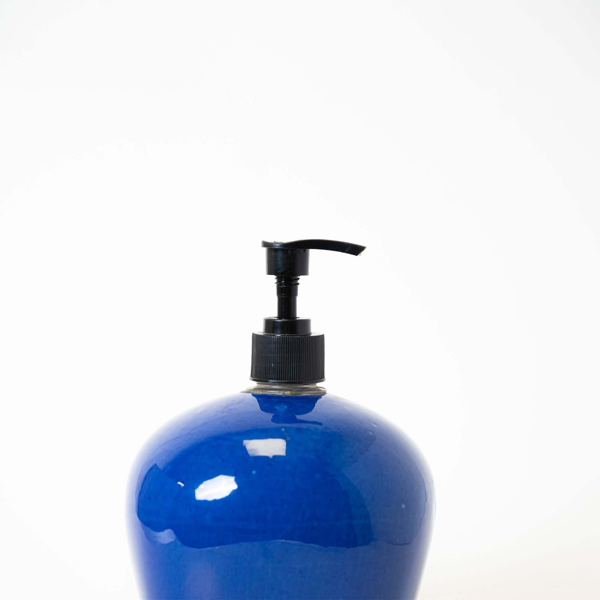 Royal Sapphire Dispenser - View 2