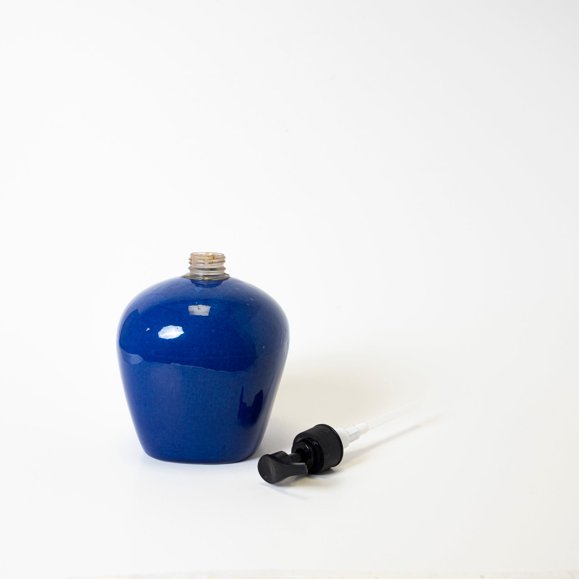 Royal Sapphire Dispenser - View 5
