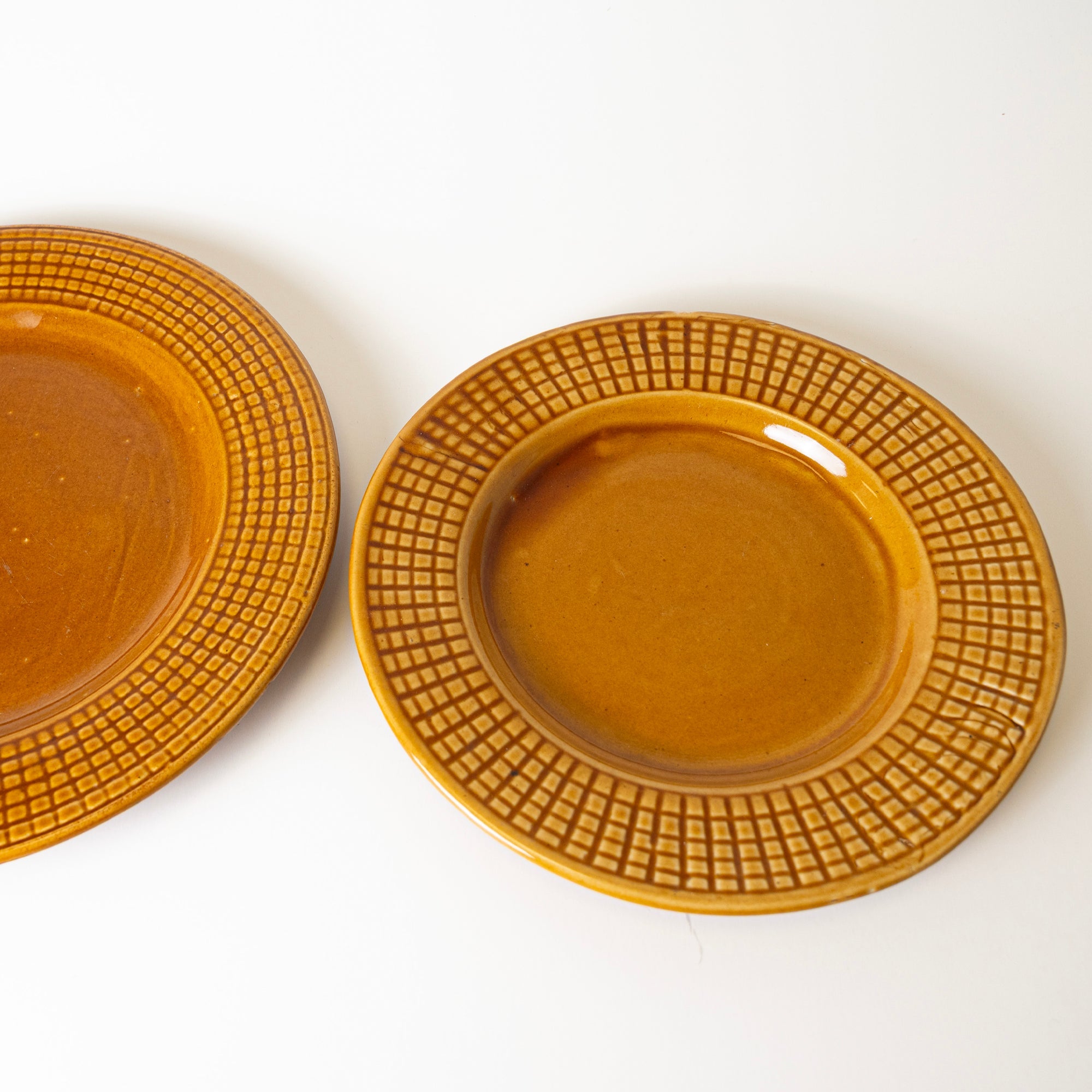BROWN HARMONY PLATE - View 1