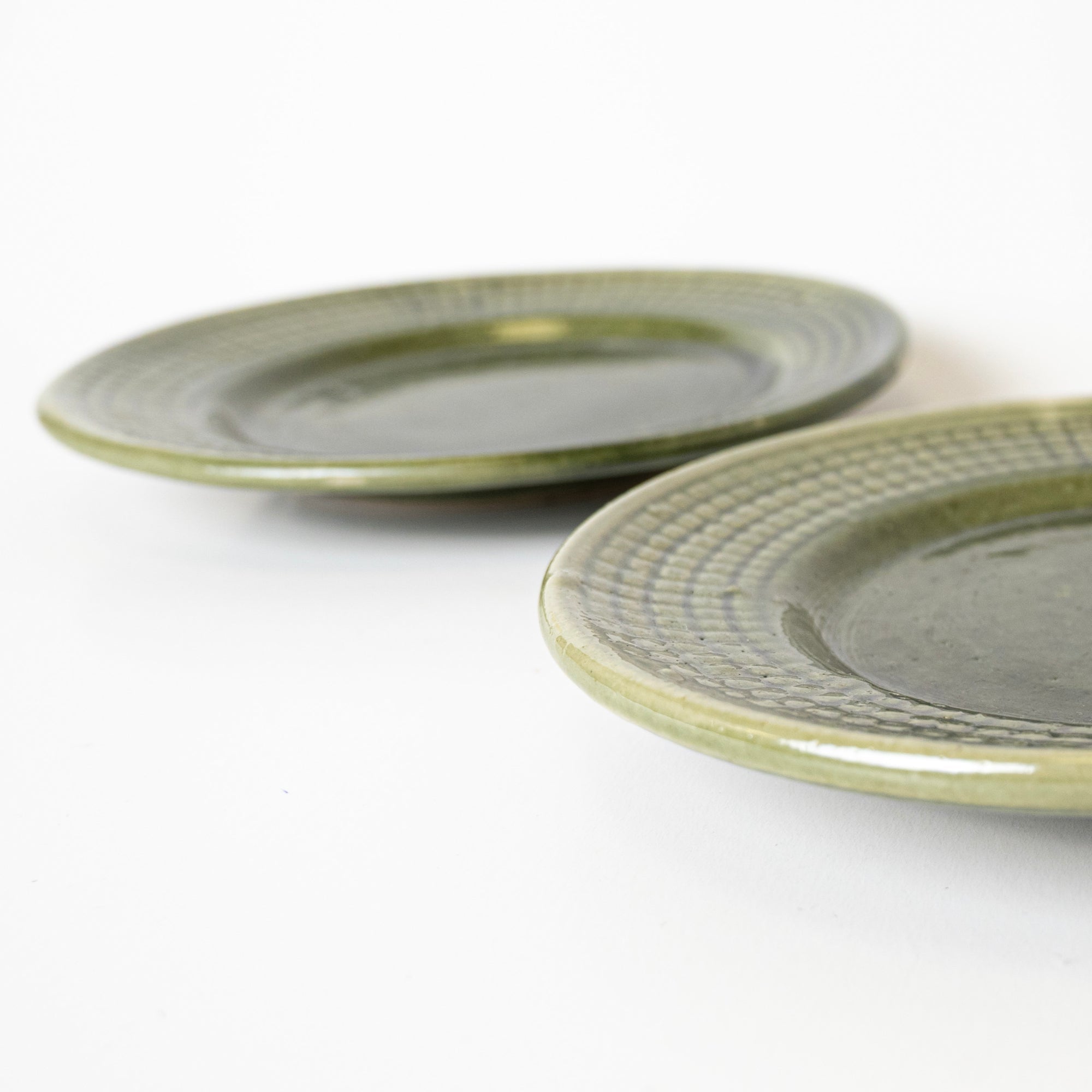 PATTERNED CALM PLATE - View 1