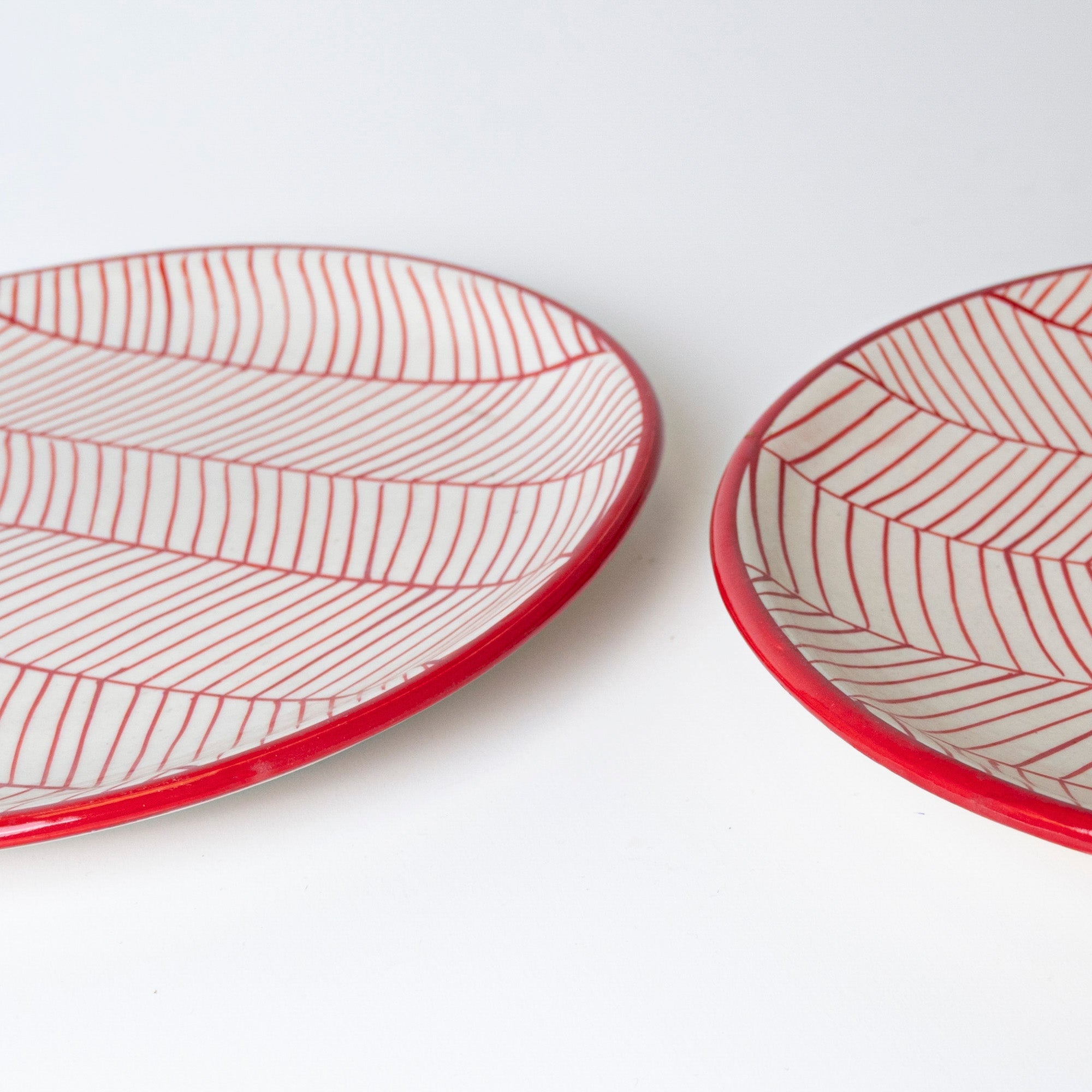 CRIMSON LACE PLATE - View 4