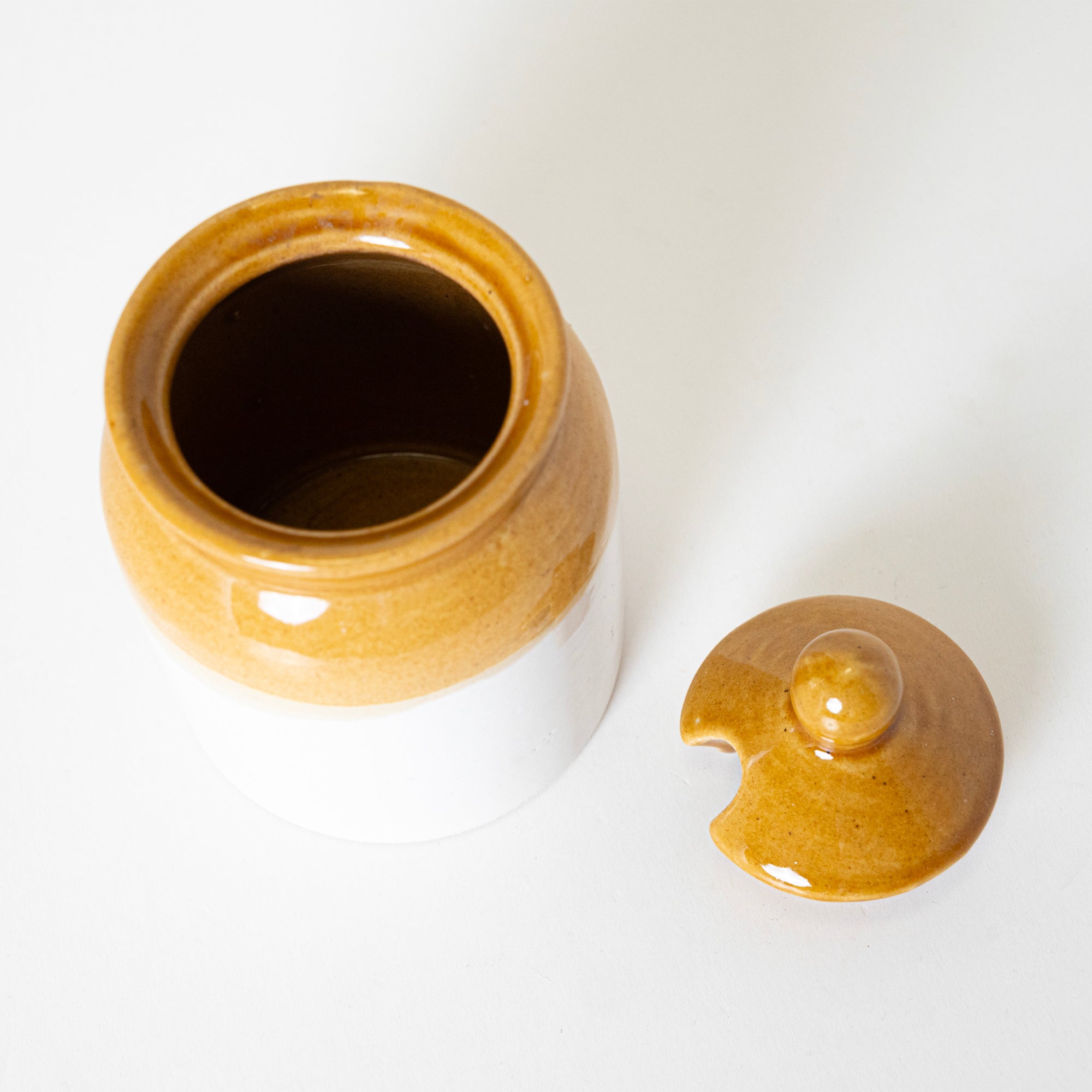 Cerami Lid Jar
(Cut Lid) - View 3