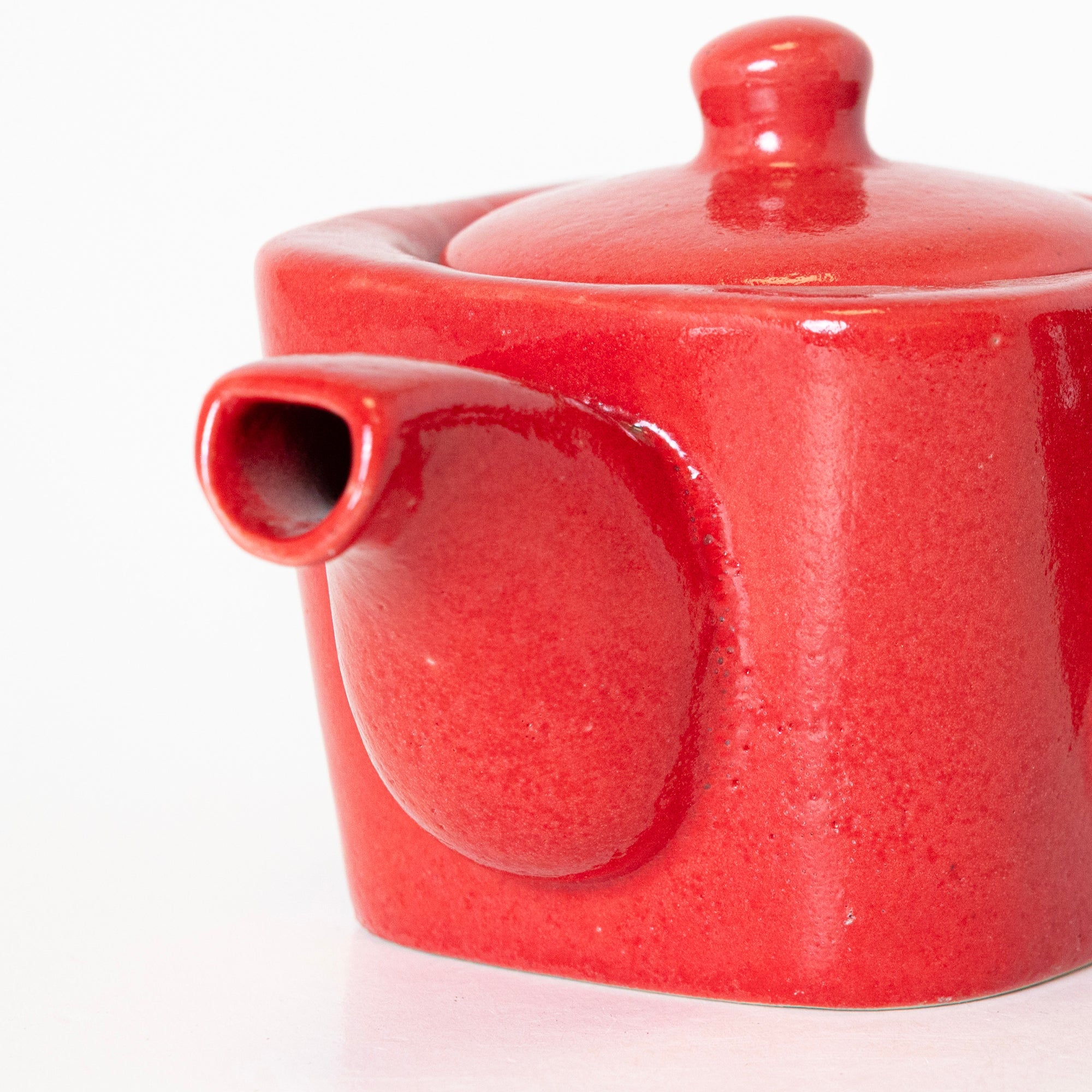 Scarlet Glow Kettle - View 2